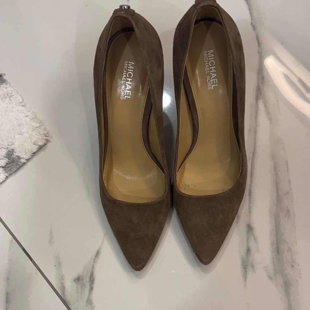Michael Kors Women's brown Suede Heels size 5